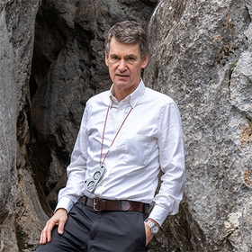 ez-yazilikaya-3_280x280_crop_478b24840a