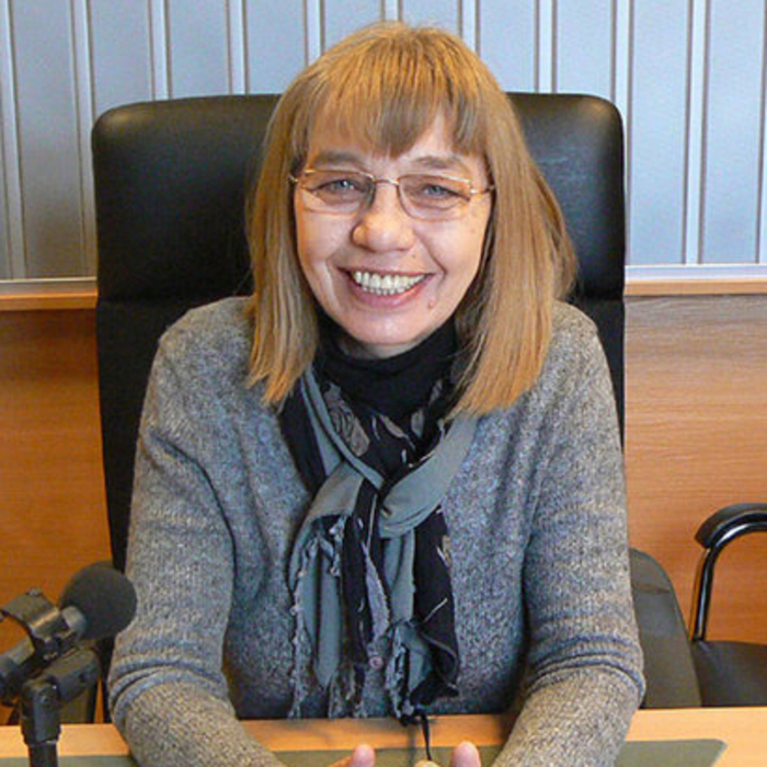 prof_700x700_crop_478b24840a