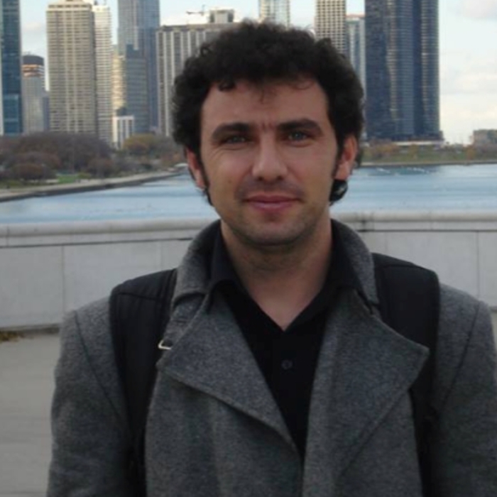 aziz-shakir-tash-moeto-dete-com_700x700_crop_478b24840a