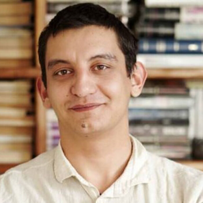 milen-milanov-jenatadnes_700x700_crop_478b24840a