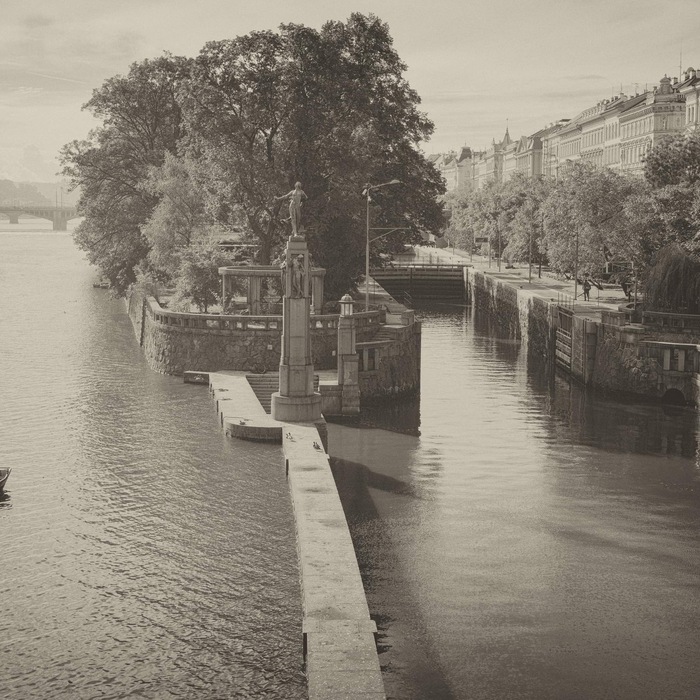 img-3257_700x700_crop_478b24840a